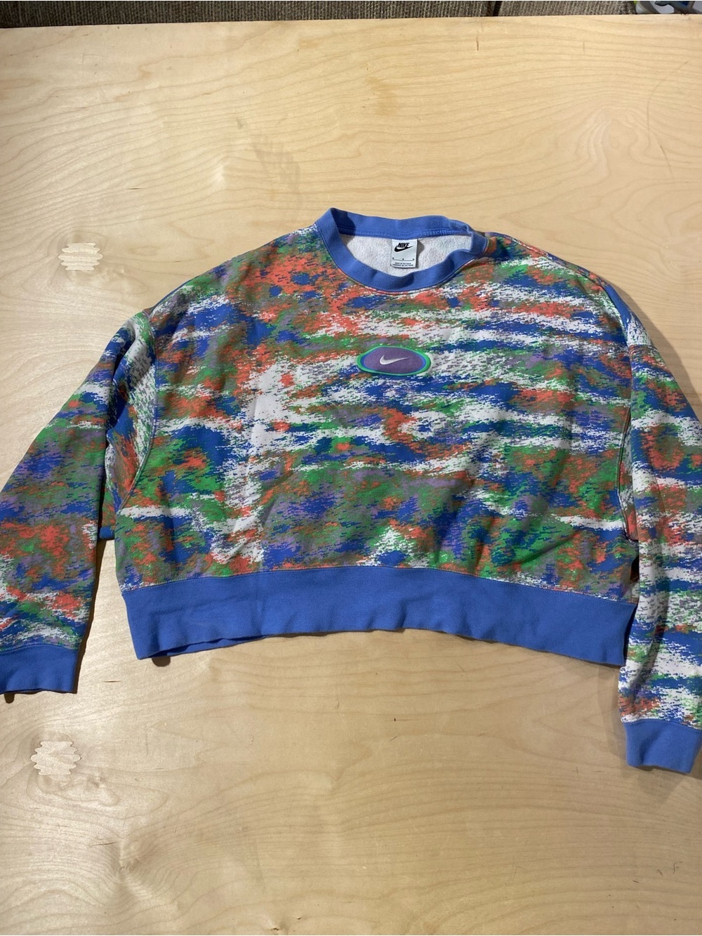 Nike Multicolor Abstract Crewneck Cropped Sweatshirt Medium (RT)